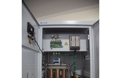 三相電機(jī)穩(wěn)壓器